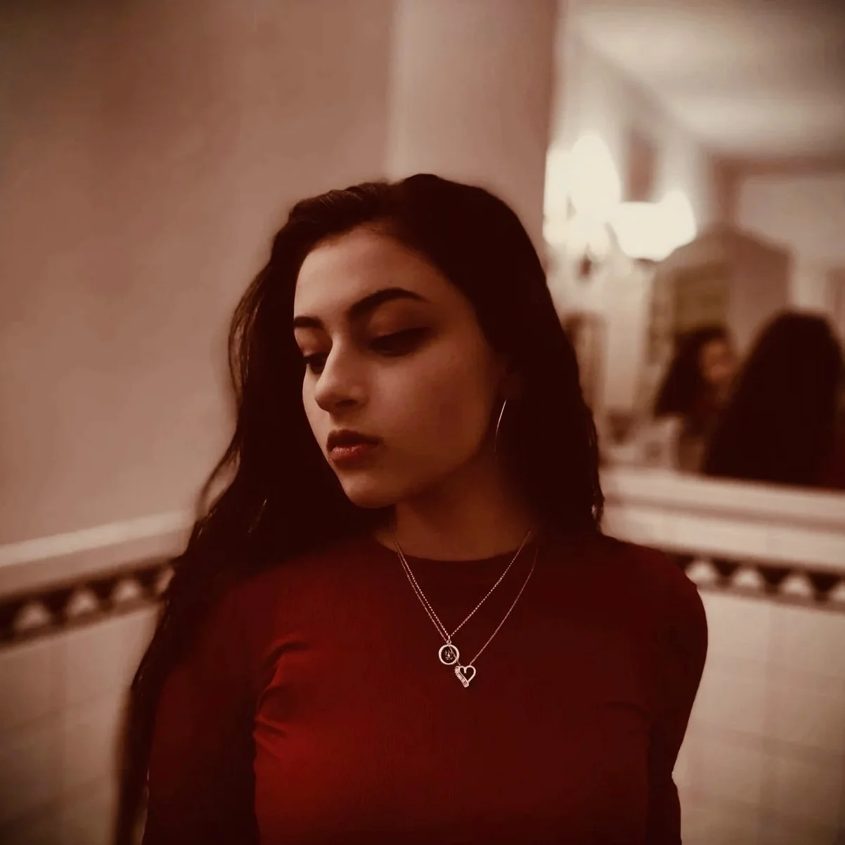 fiona-glenn-indie-folk-sad-girl-pop-lana-del-rey-birdy-aurora-vocalist